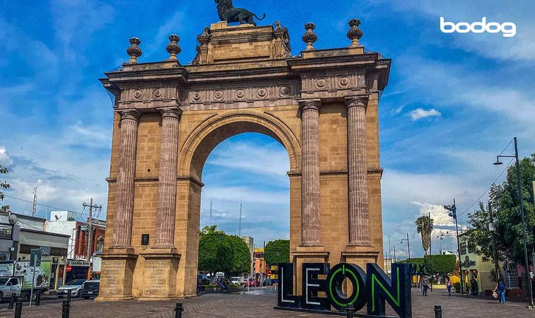 Arco de la Calzada en León